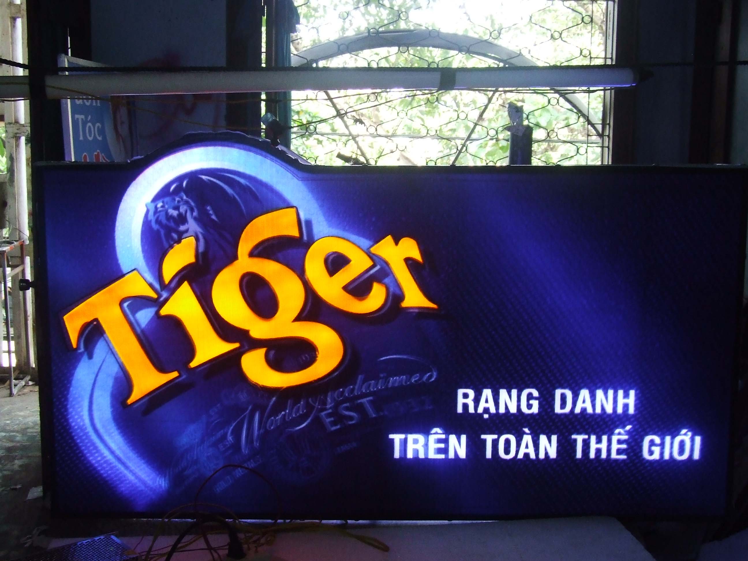làm biển quảng cáo hãng bia tiger
